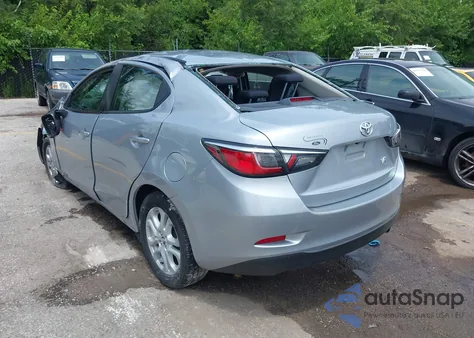 2017 Toyota Yaris Ia из США, поврежденный, VIN 3MYDLBYV3HY170232